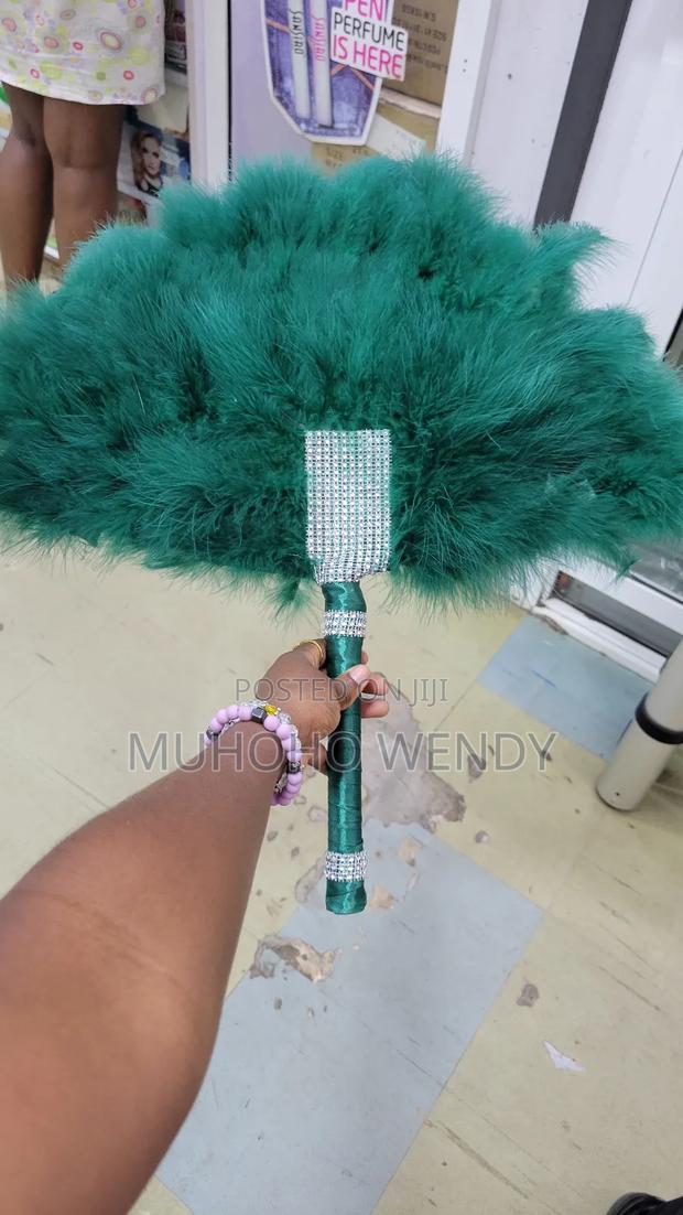 Green Feather Fan - main view