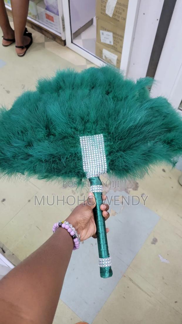 Green Feather Fan - thumbnail 3