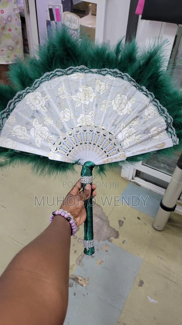 Green Feather Fan - thumbnail 4
