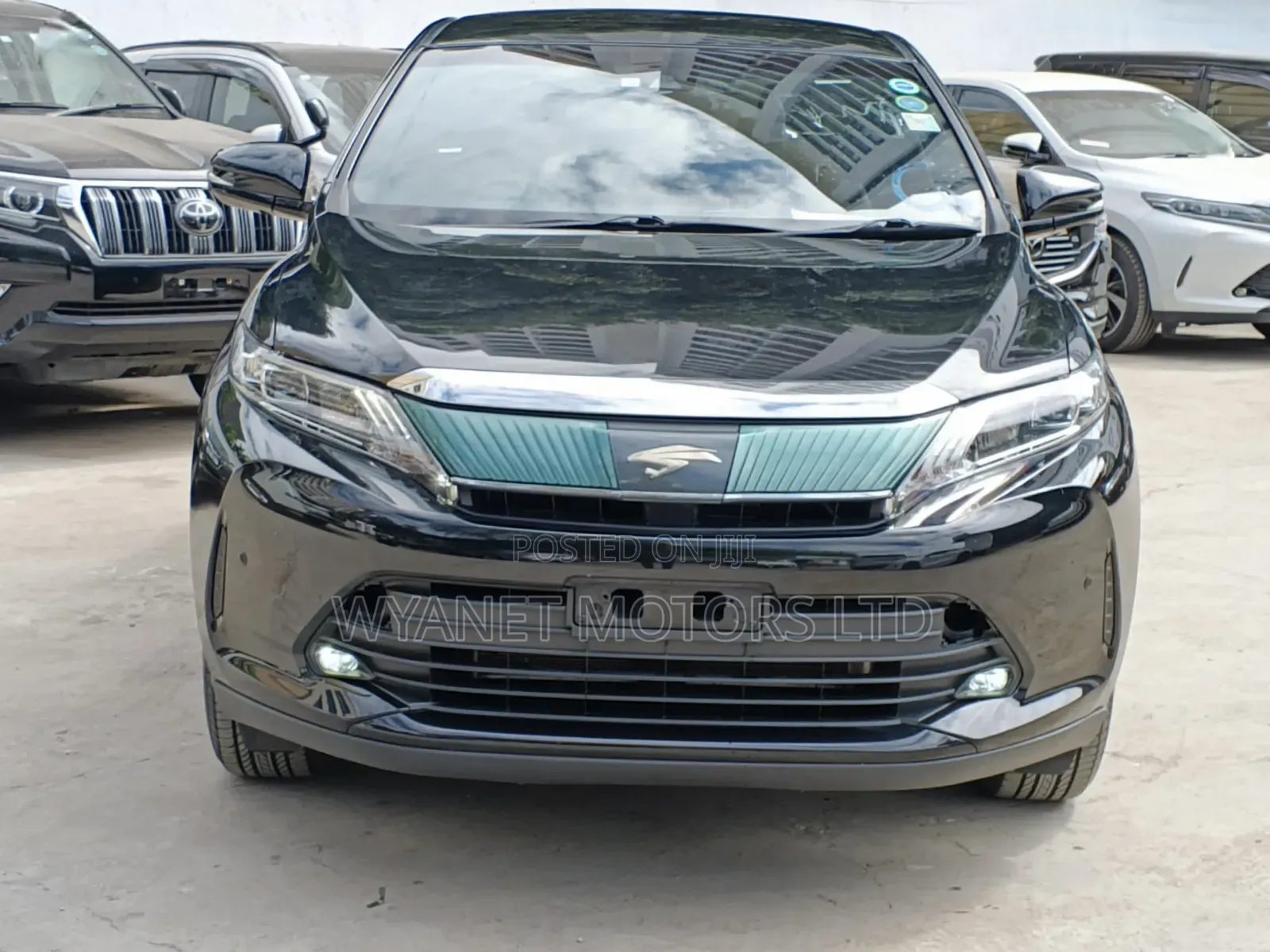 Toyota Harrier 2.5 Hybrid 4WD 2019 Black