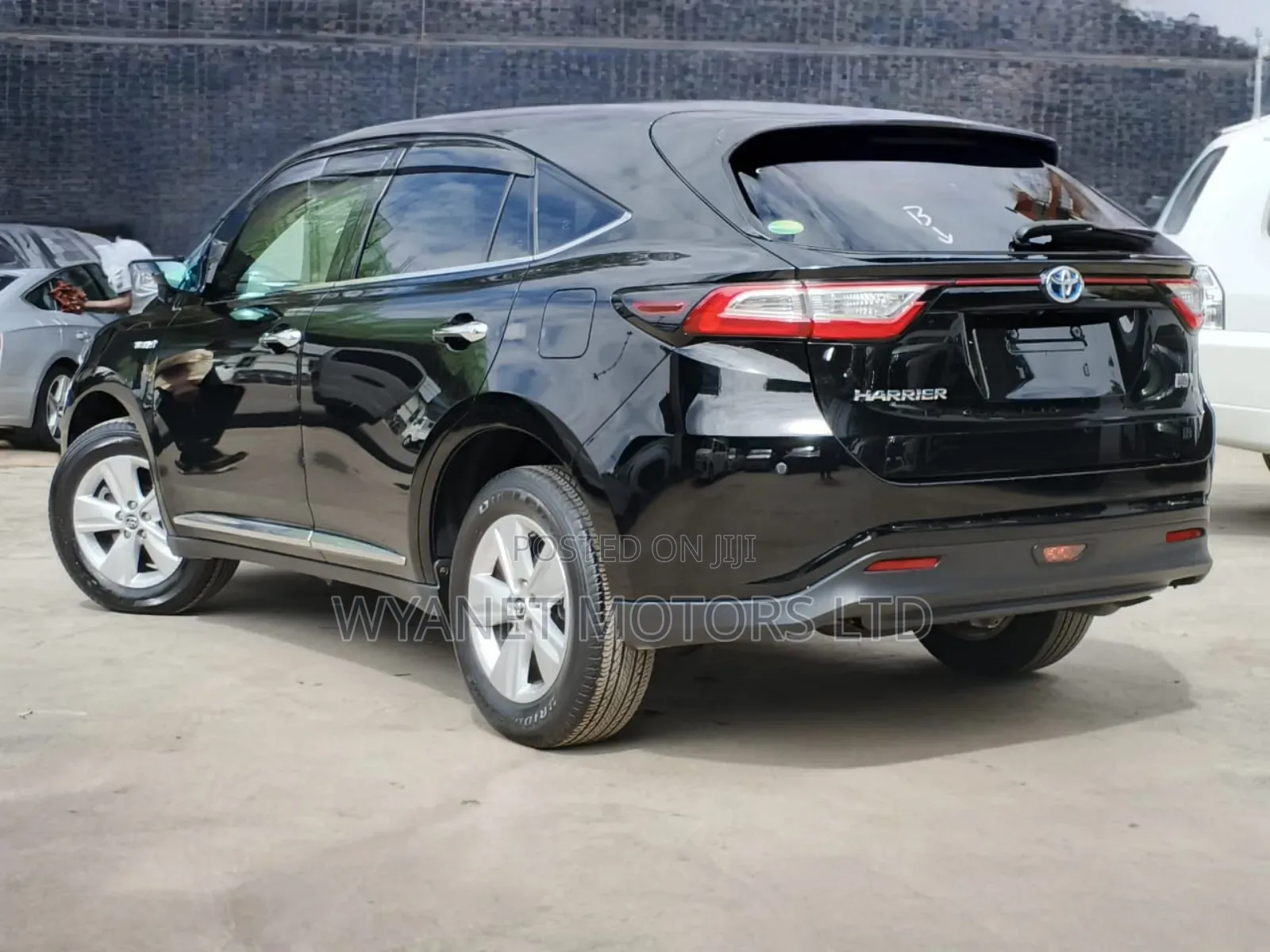 Toyota Harrier 2.5 Hybrid 4WD 2019 Black