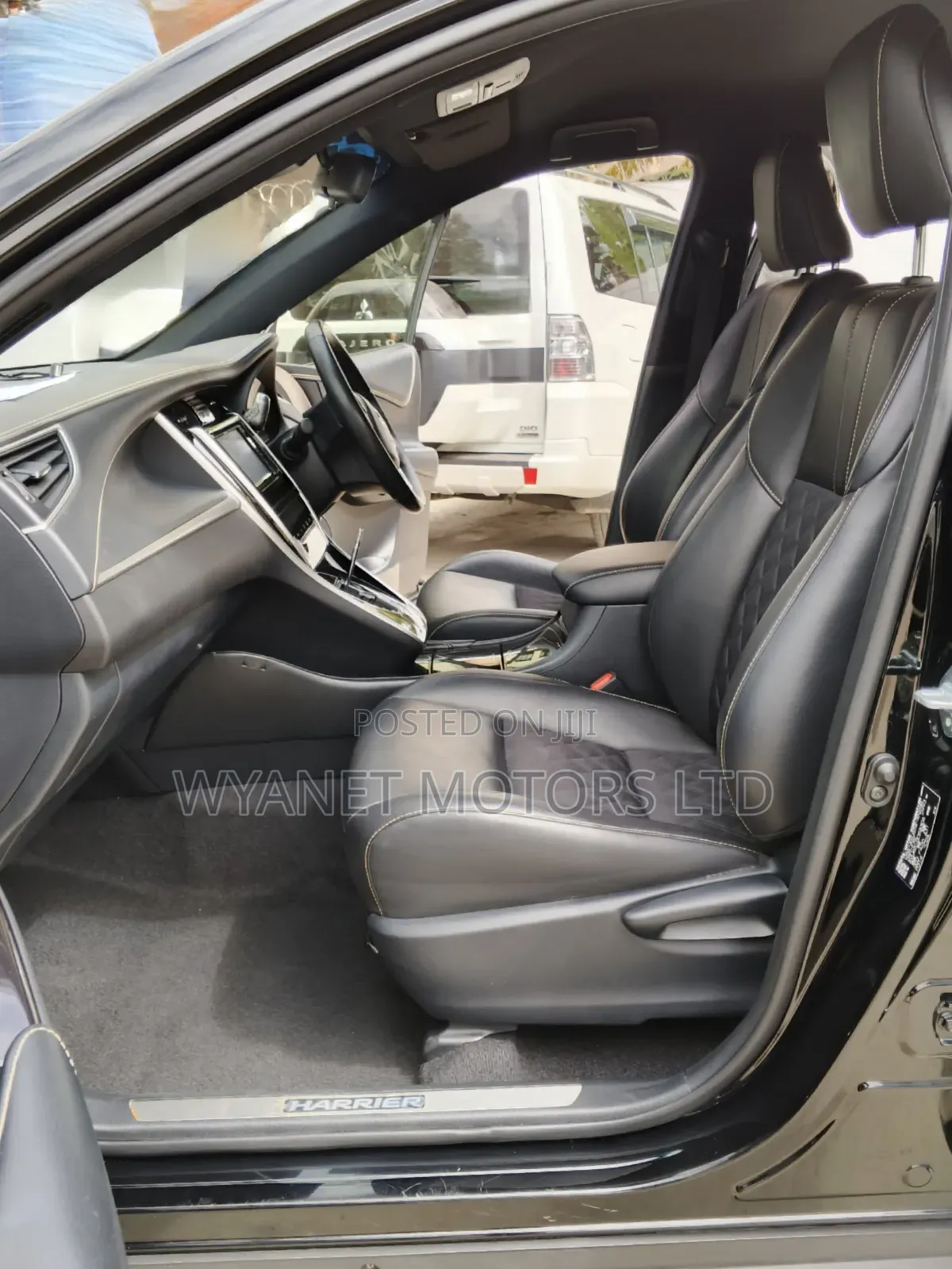 Toyota Harrier 2.5 Hybrid 4WD 2019 Black