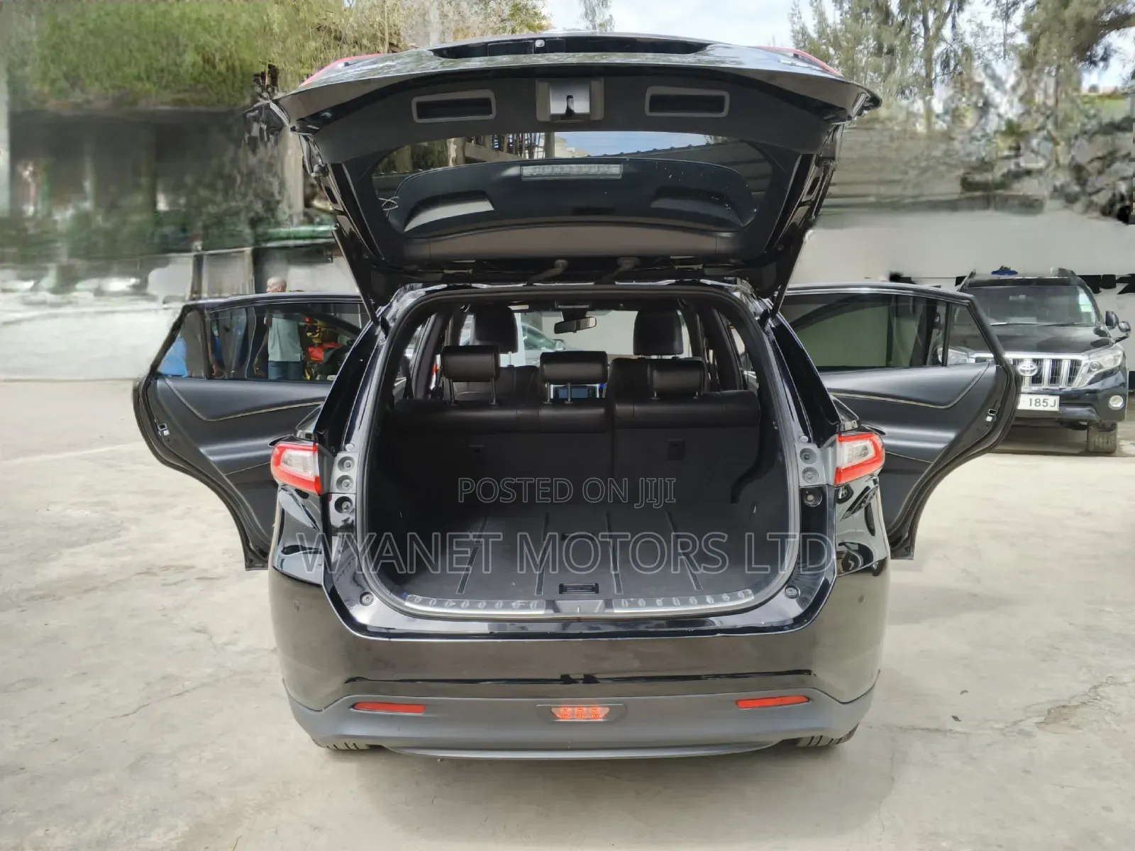 Toyota Harrier 2.5 Hybrid 4WD 2019 Black