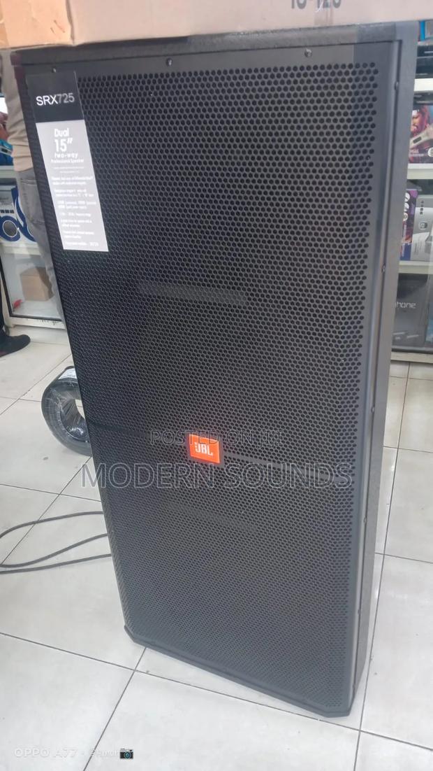 JBL Srx725 Dual 15" Two-Way Loudspeaker.