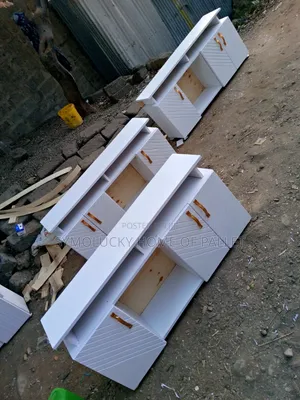 Brand New Modern Tv Stand