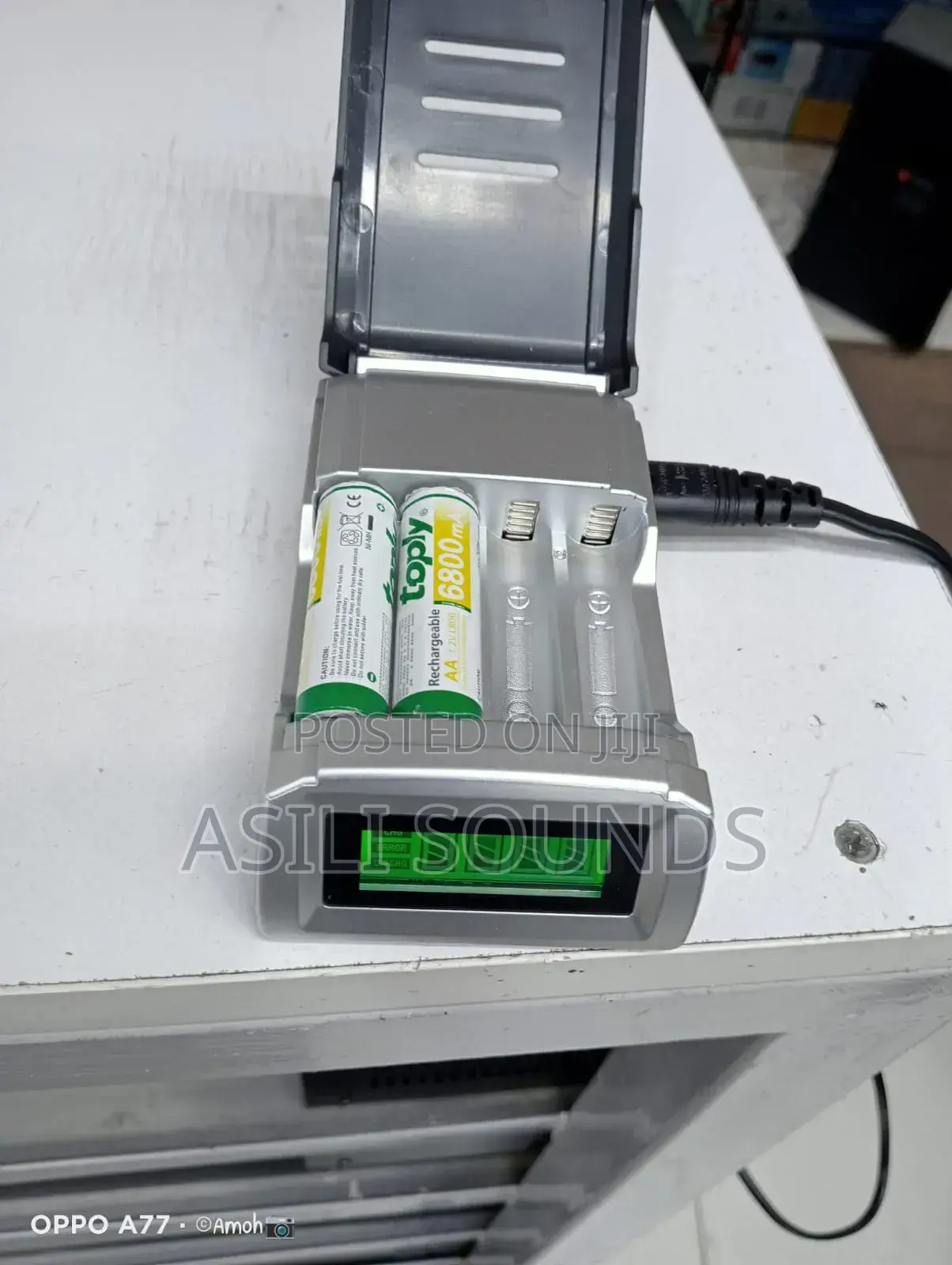 Toply Smart Battery Charger