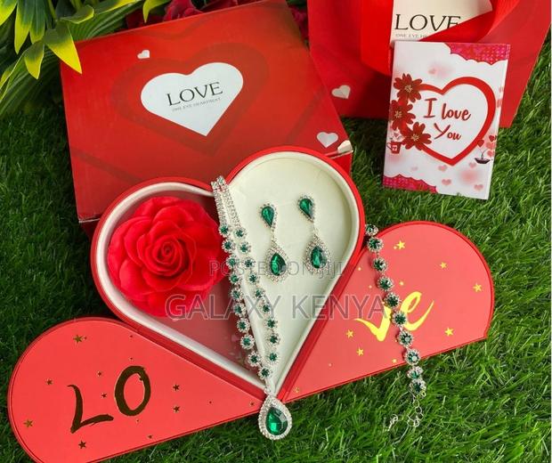 Fancy Love Box Gift - main view