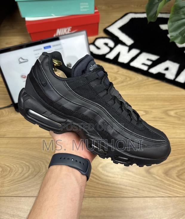 Air Max 95 Essential Triple Black Size 40-45 - main view