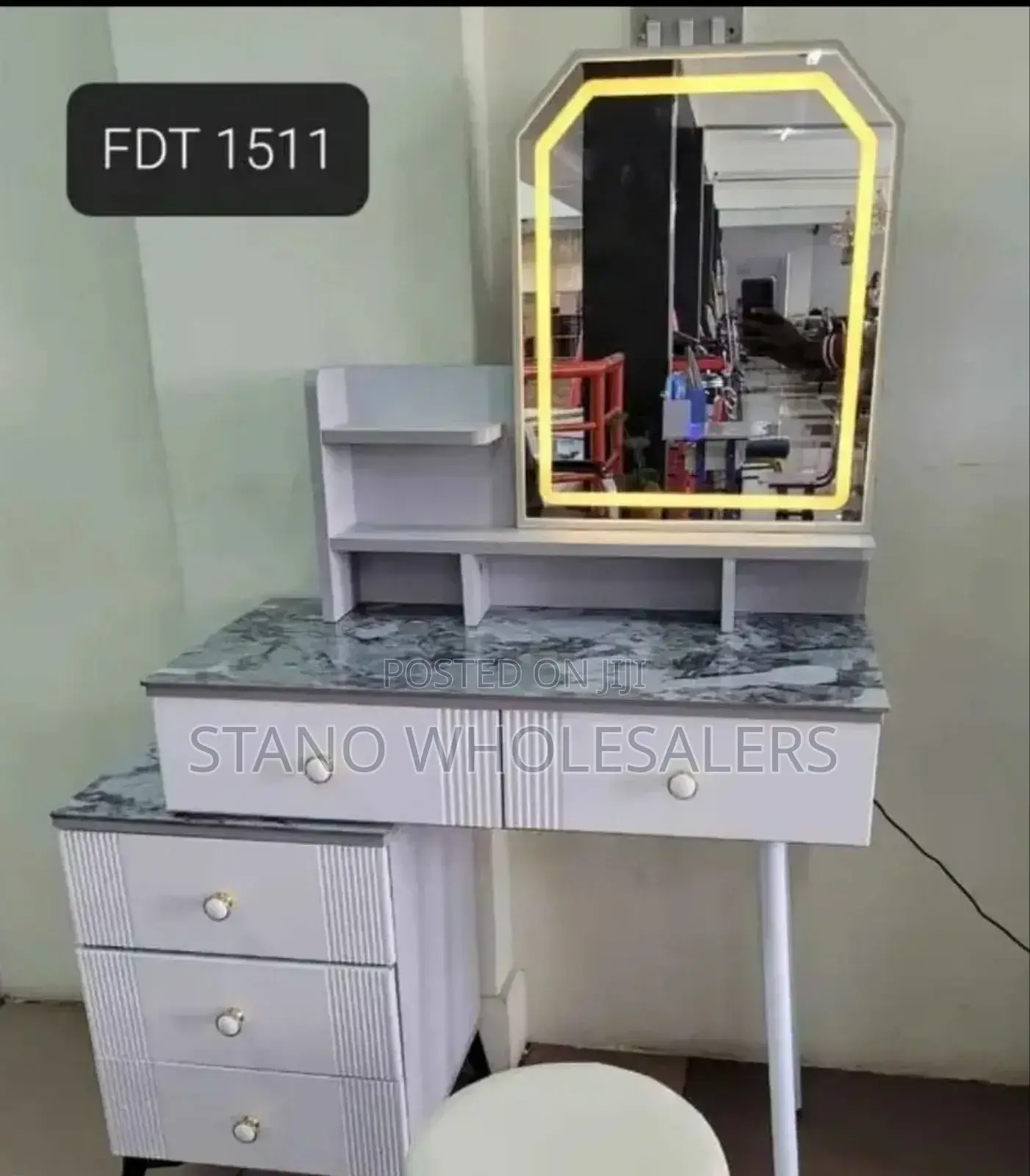 Portable Dressing Table With a Mirror