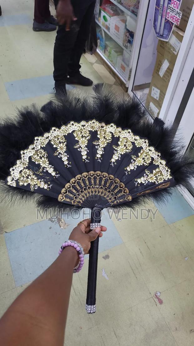 Black Feather Fan - thumbnail 3