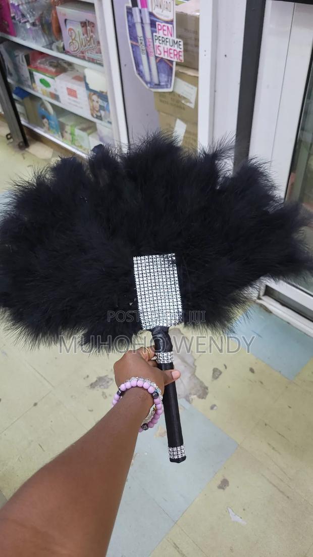 Black Feather Fan - thumbnail 5