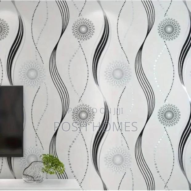 Circle Black and White Wallpapers Self Adhesive - main view
