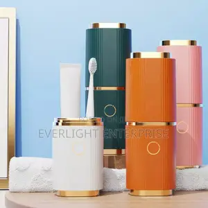 *Nordic Portable Toothbrush Storage Box