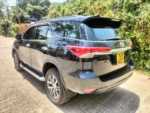 Toyota Fortuner 2019 Black