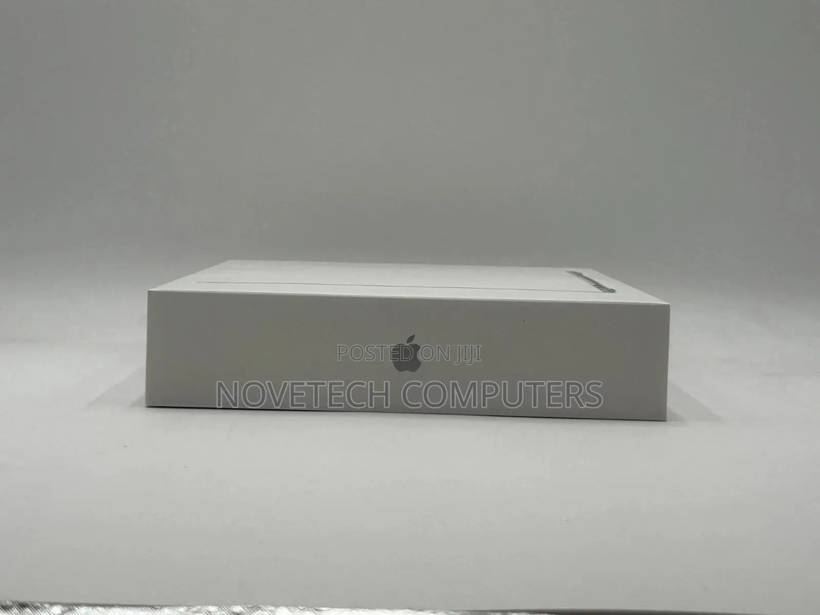 New Laptop Apple MacBook Air 2025 M4 13-inch 16GB Apple M4 SSD 256GB