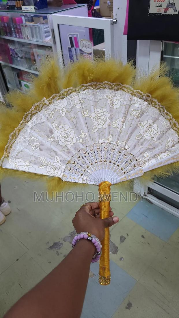 Gold Feather Fan - thumbnail 2