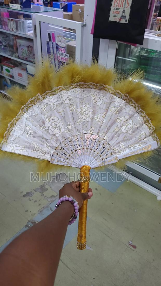 Gold Feather Fan - thumbnail 4