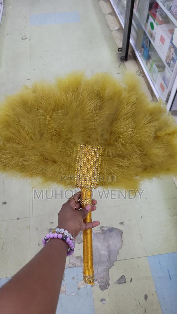 Gold Feather Fan - thumbnail 6