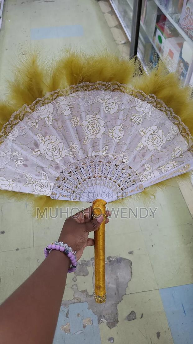 Gold Feather Fan - thumbnail 7