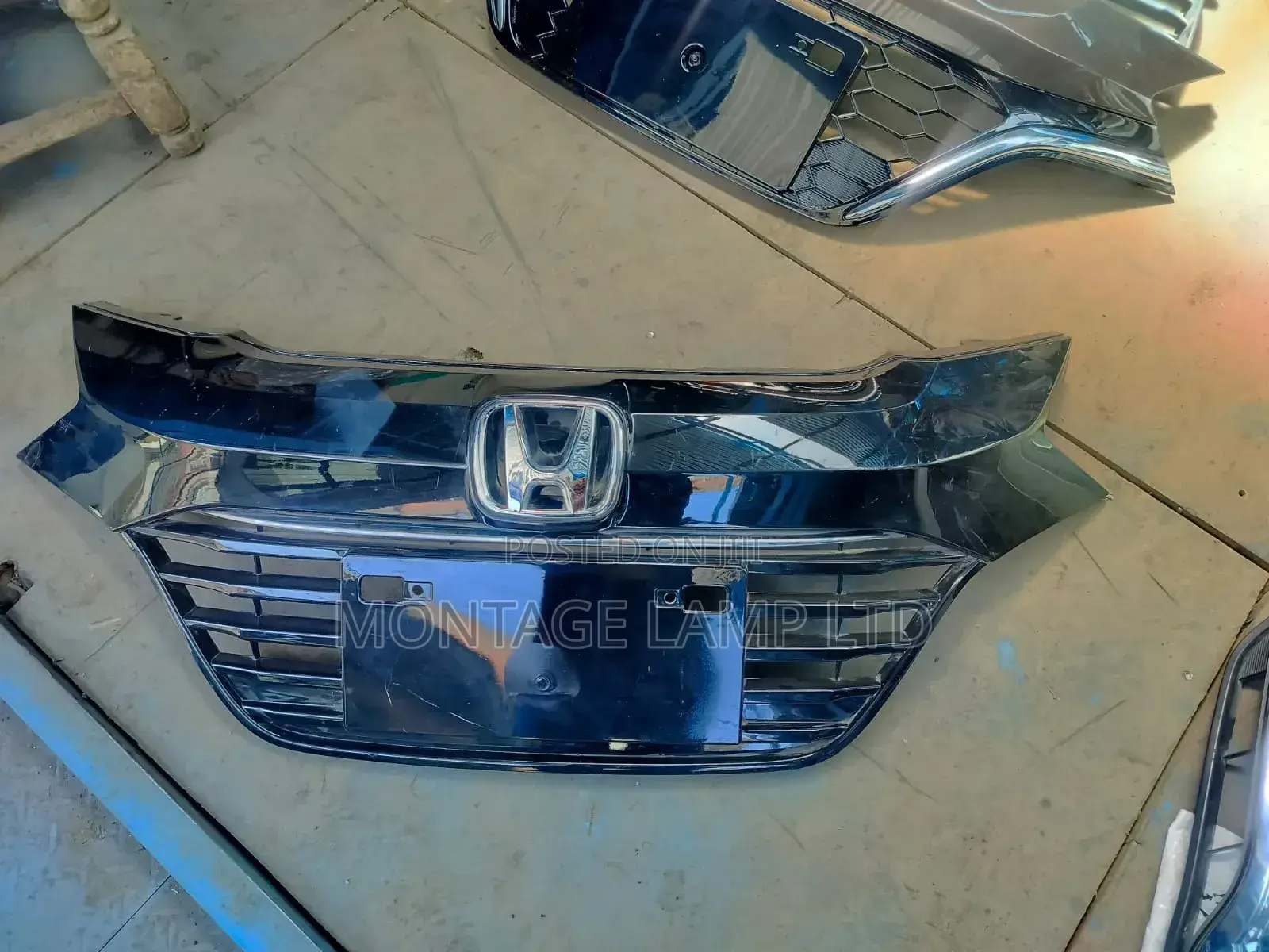 Front Grille Honda Vezel