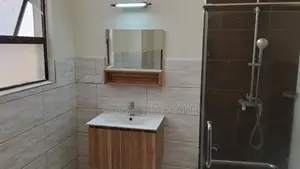 4bdrm Apartment in Wood Avenue, Kilimani for rent