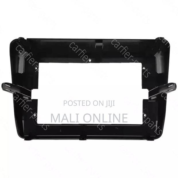 10 Inch Car Radio Fascia Frame for Toyota Noah Esquire Voxy 2014–2018