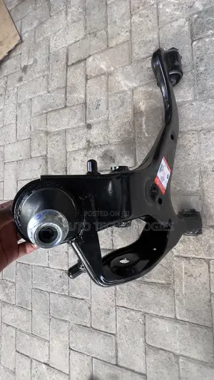 Lower Control Arm for Land Rover Discovery 4 and Range Rover Sport