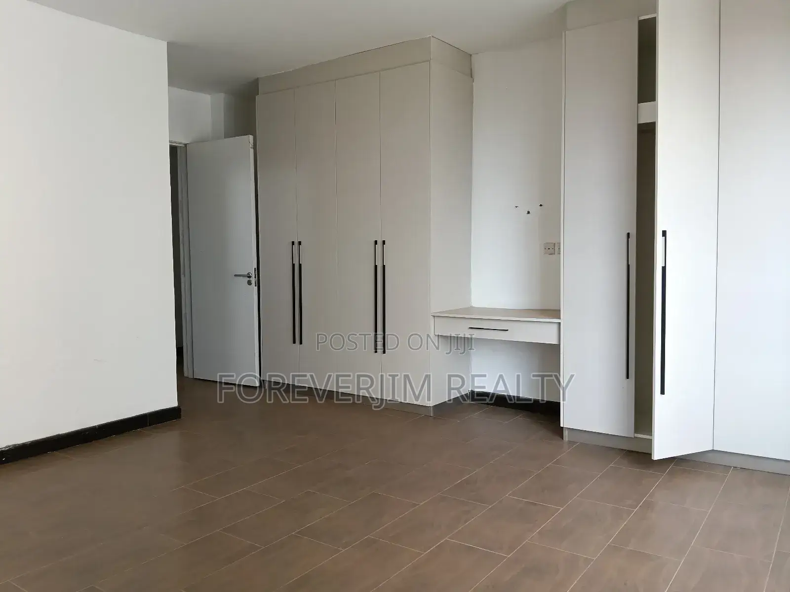 4bdrm Apartment in George Padmore, Kilimani for rent