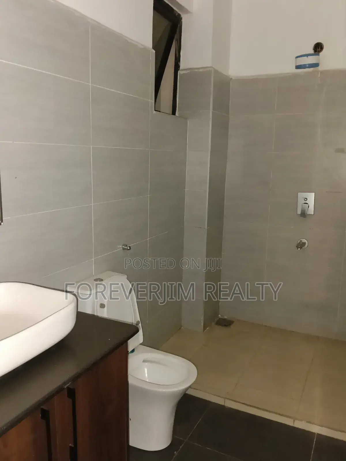 4bdrm Apartment in George Padmore, Kilimani for rent