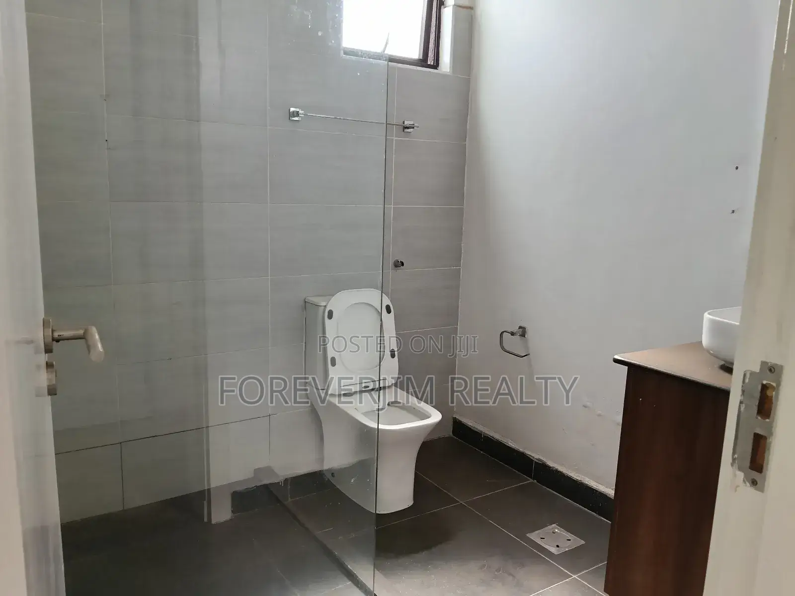 4bdrm Apartment in George Padmore, Kilimani for rent