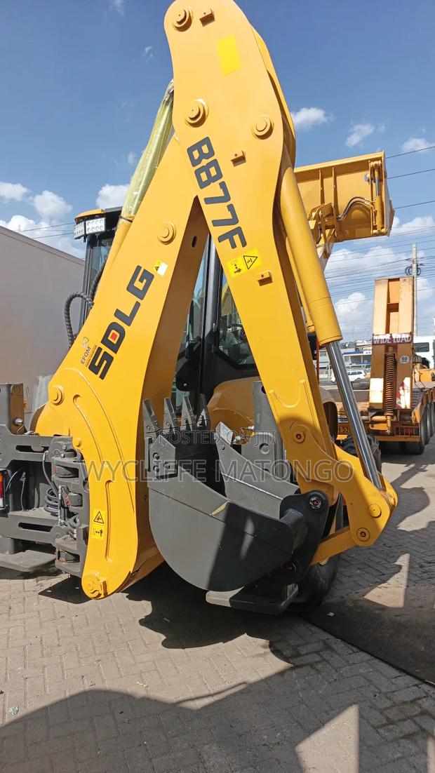 Backhoe Loader - thumbnail 2