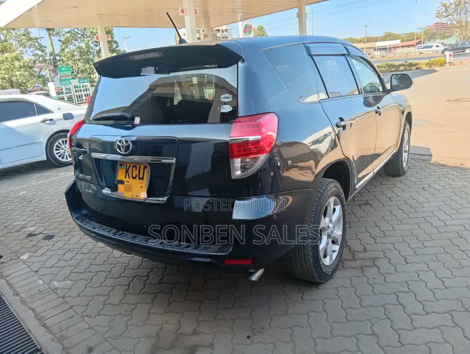 Toyota Vanguard 2013 Black
