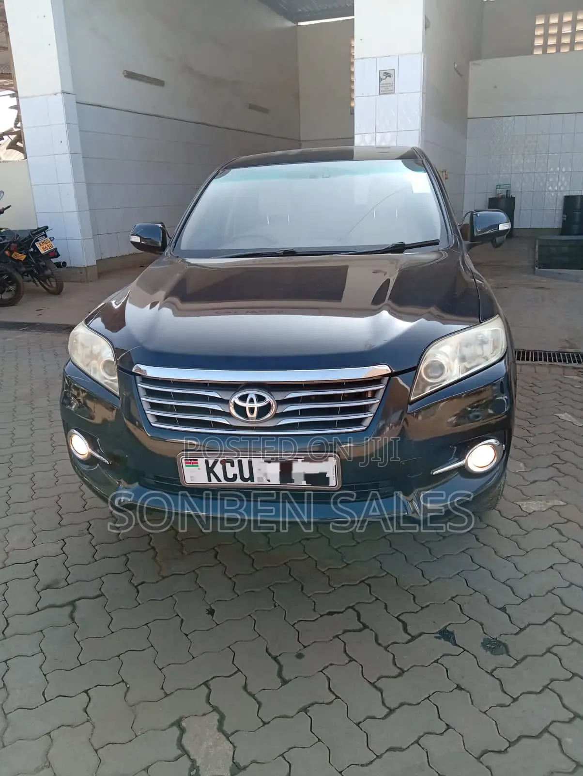 Toyota Vanguard 2013 Black