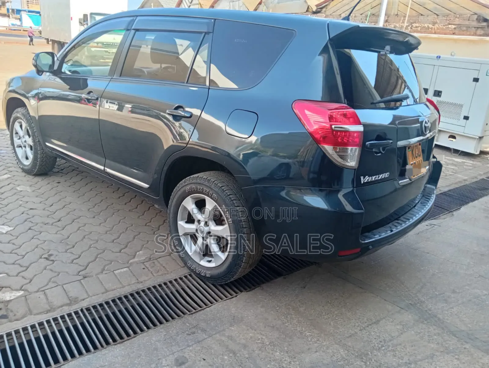 Toyota Vanguard 2013 Black