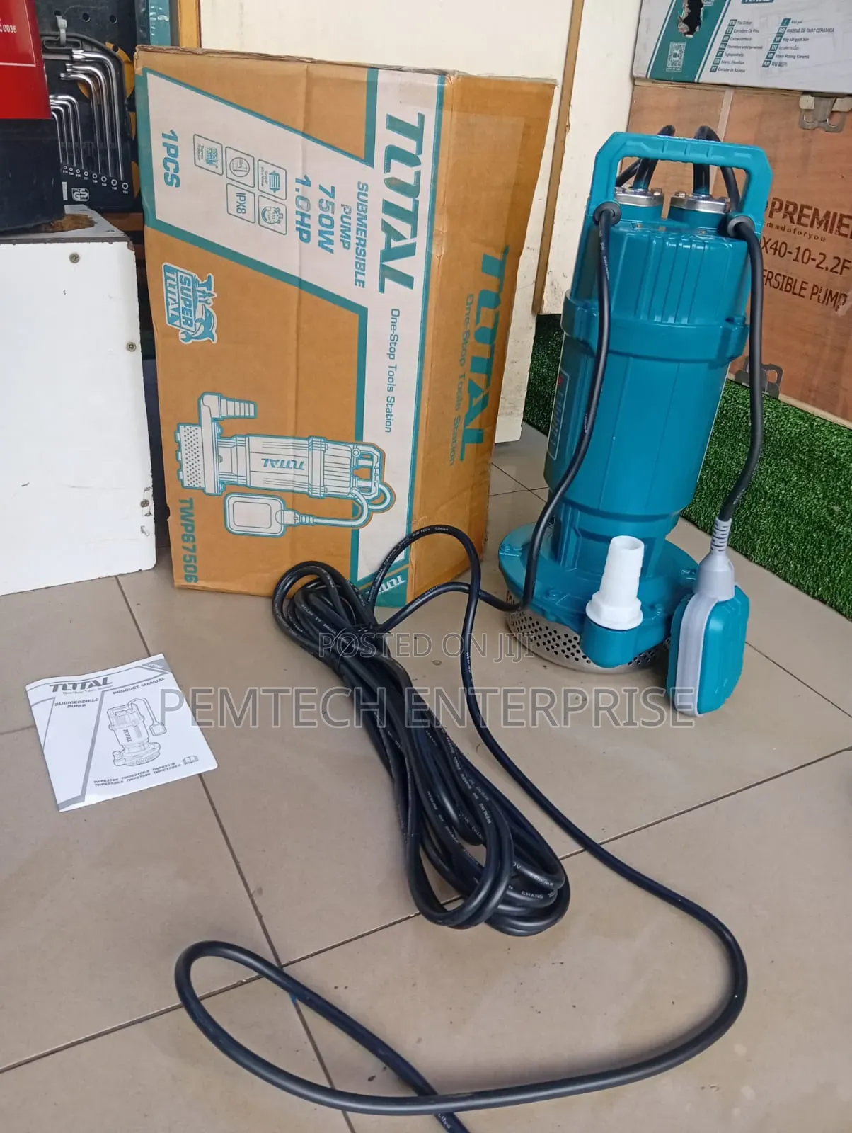 Total 750w (1.0hp) Submersible Pump.