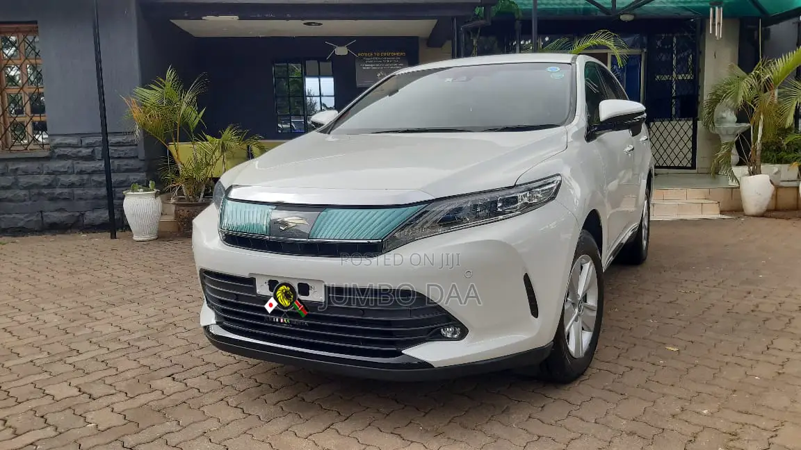 Toyota Harrier 2.0 4WD 2018 White