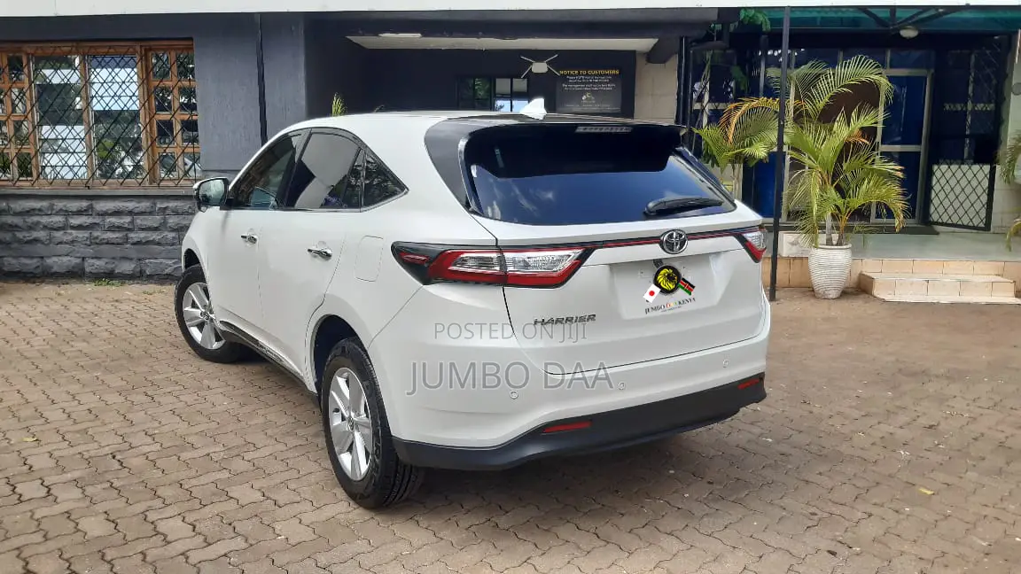 Toyota Harrier 2.0 4WD 2018 White
