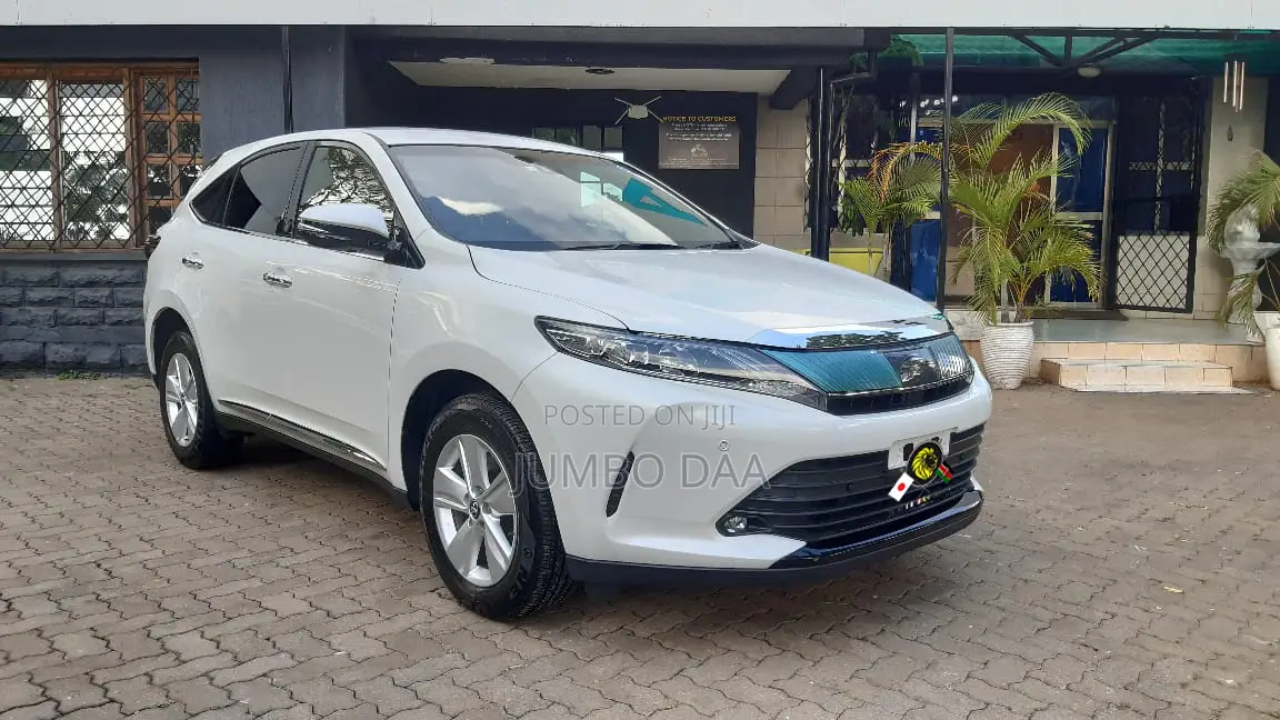 Toyota Harrier 2.0 4WD 2018 White