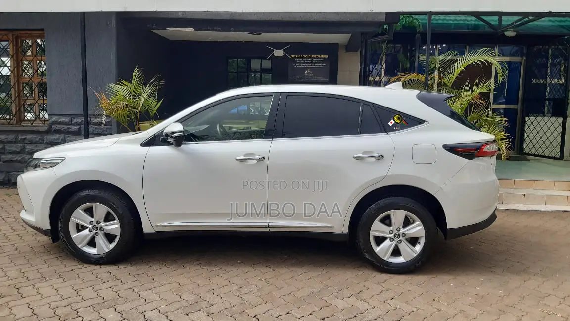 Toyota Harrier 2.0 4WD 2018 White