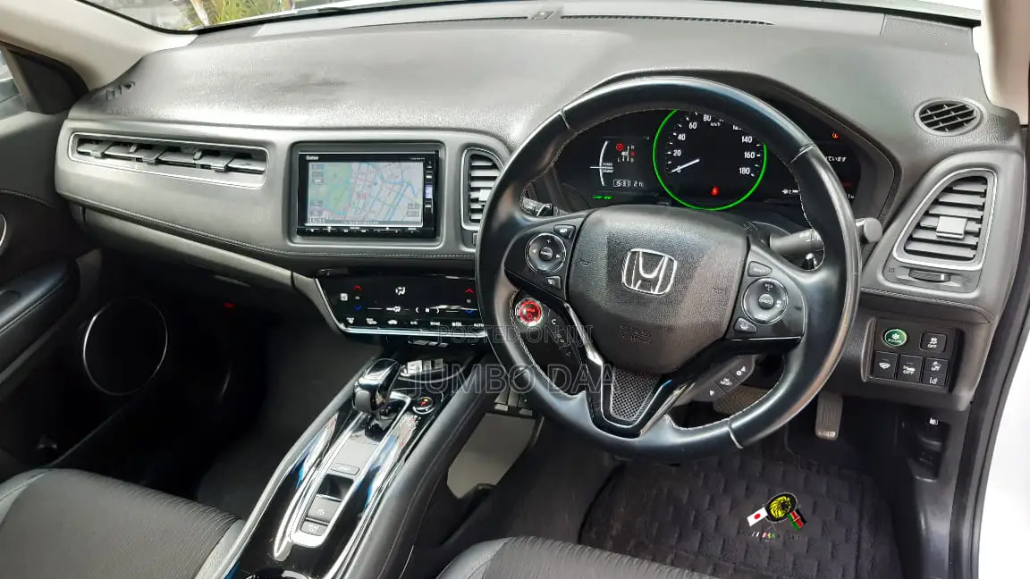 Honda Vezel 1.5 2WD 2018 White