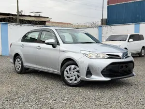 Toyota Axio 1.5 Hybrid 2WD 2019 Silver