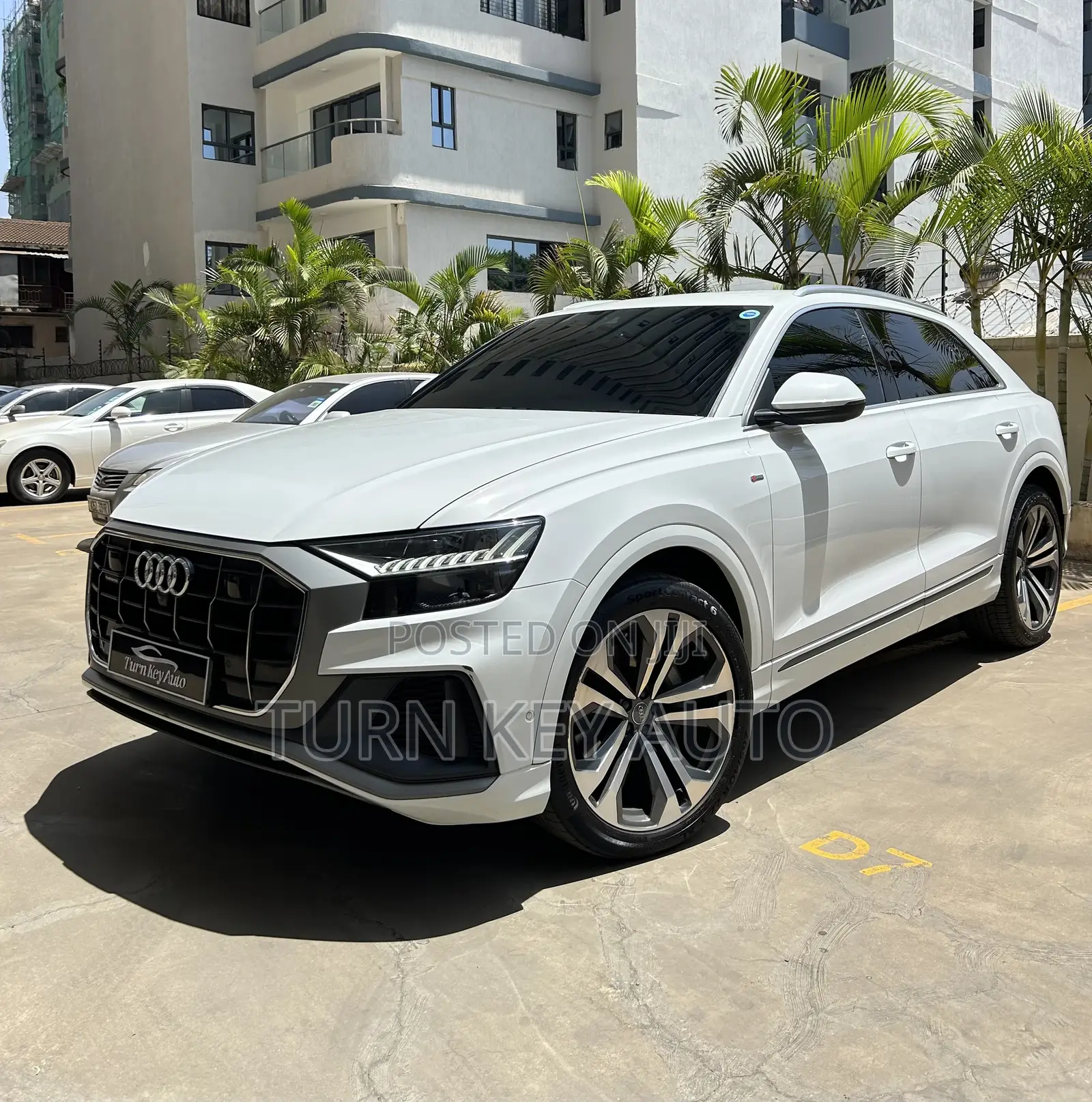 Audi Q8 2021 White