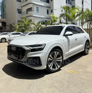 Audi Q8 2021 White