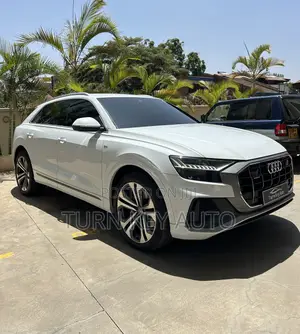 Audi Q8 2021 White