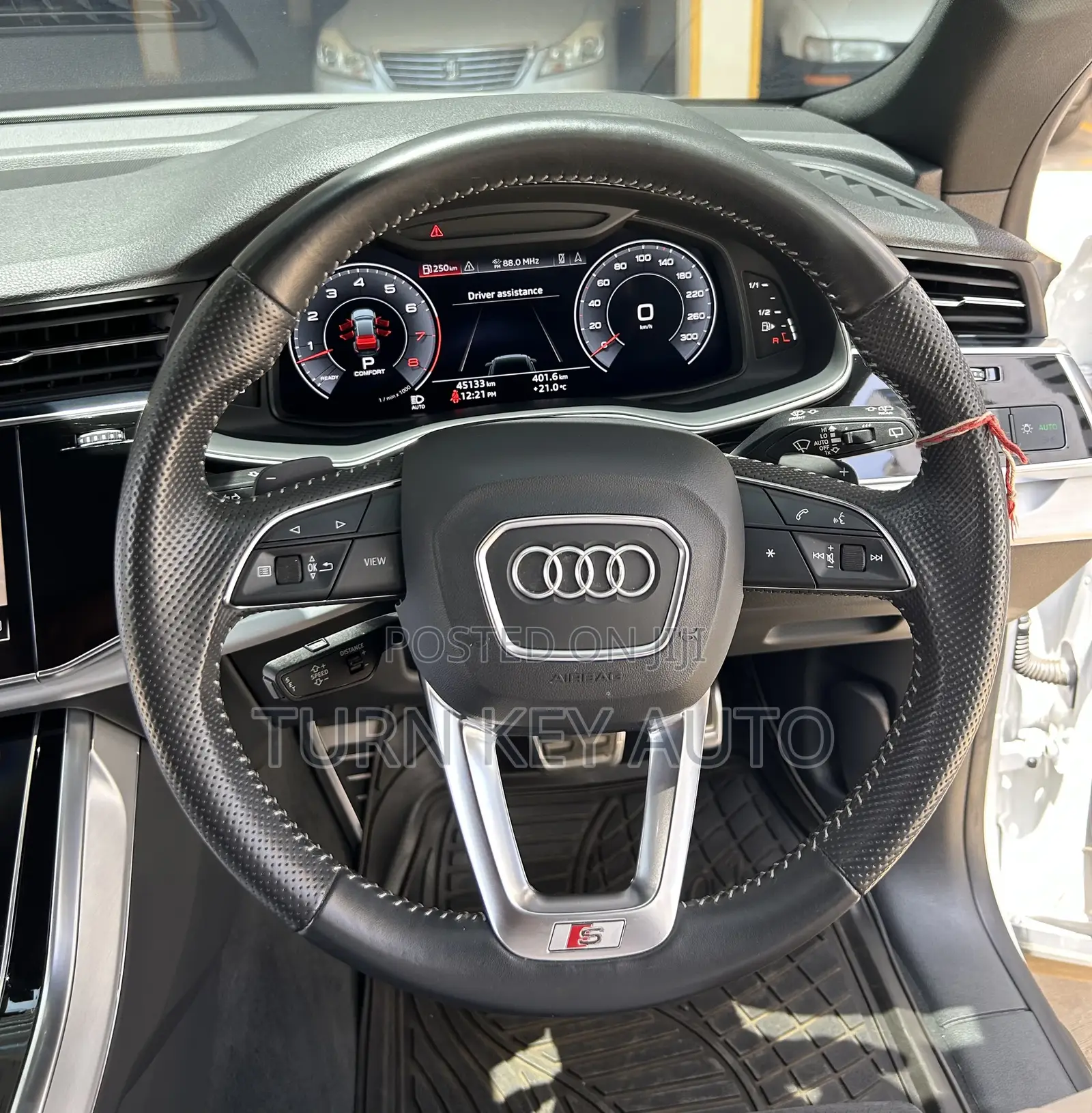 Audi Q8 2021 White