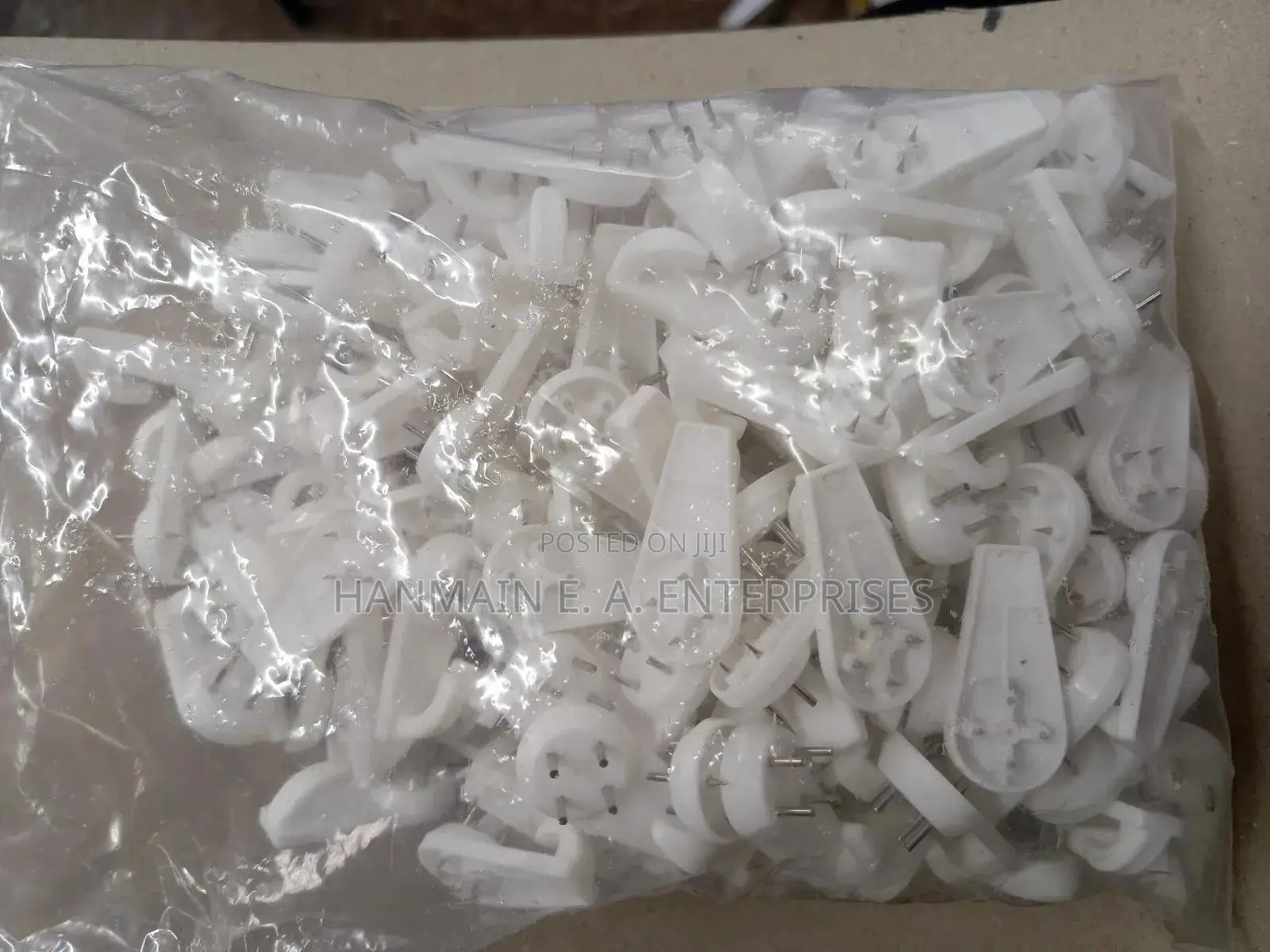 Picture Hanging Hooks Packet (250pcs)
