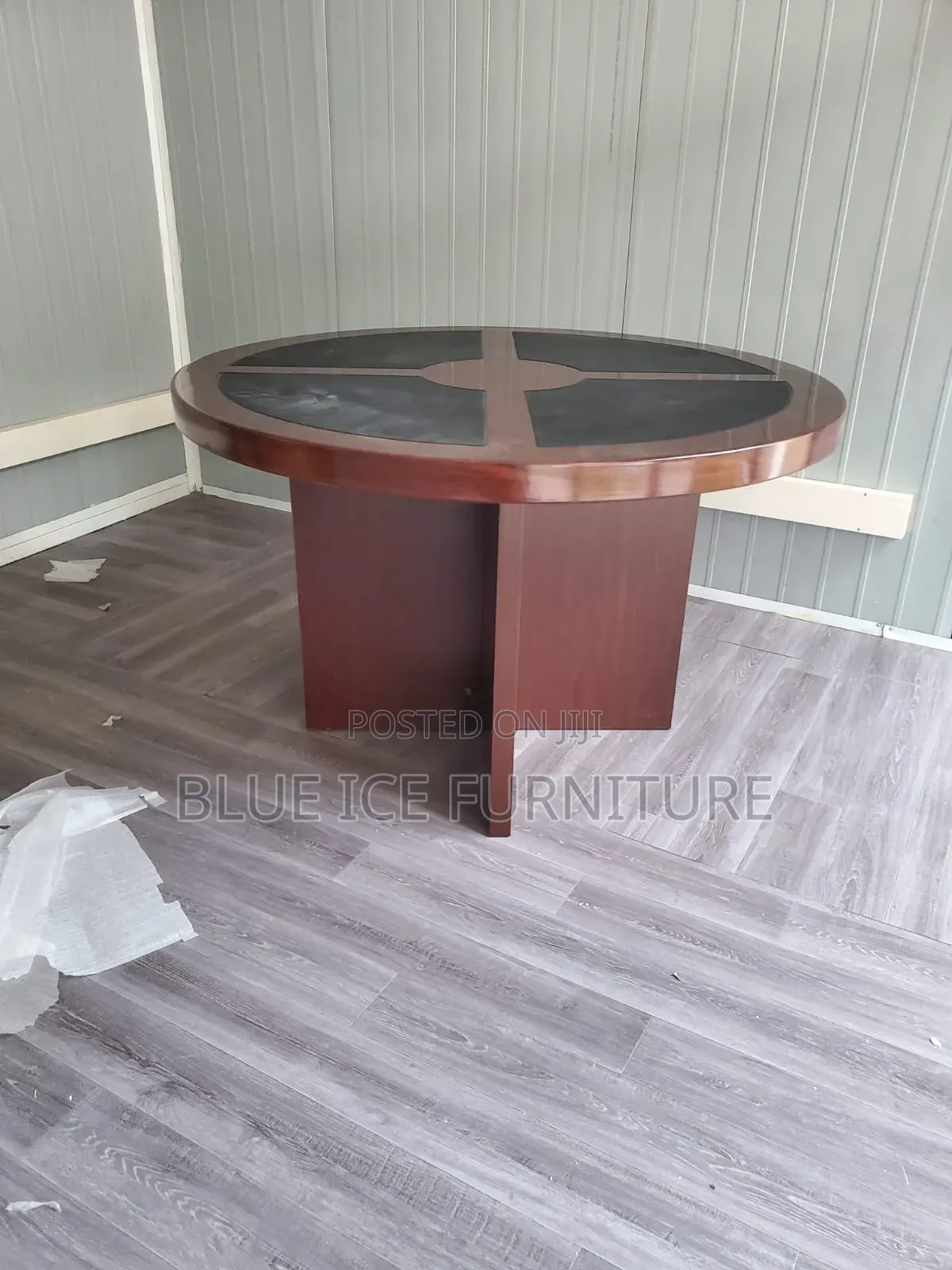 Round Conference Meeting Table