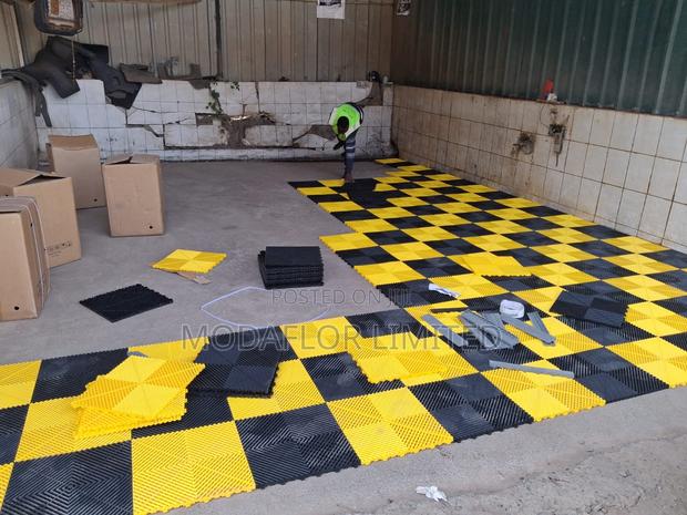 Heavy-Duty Interlocking Garage Tiles – Crack-Proof Durable