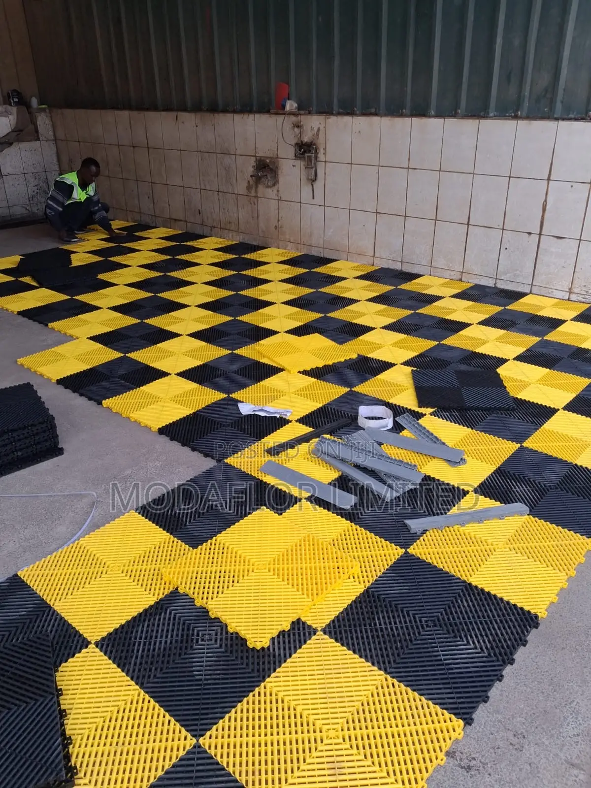 Modern Garage Flooring – Strong Enough for Suvs