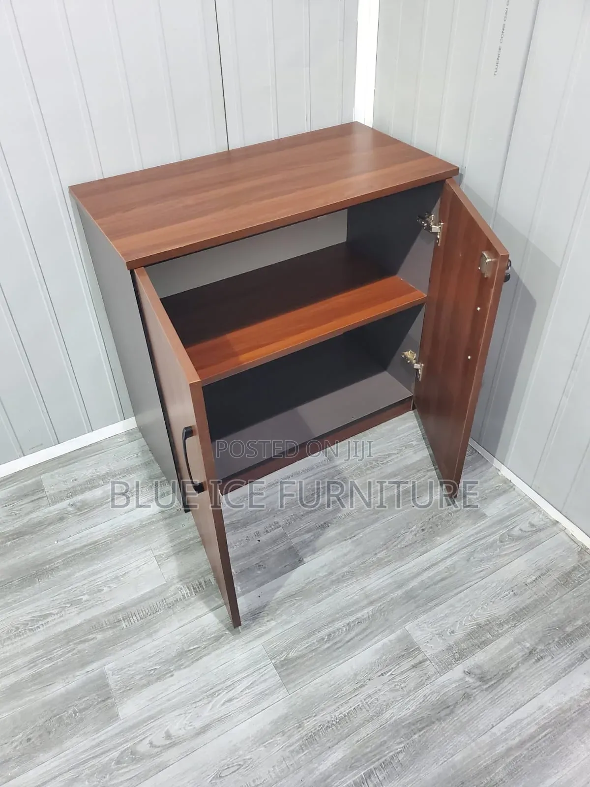 Modern Storing Credenza Cabinet